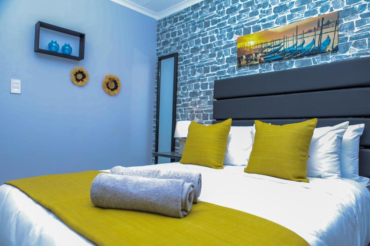 Volksrust Delux Guesthouse מראה חיצוני תמונה
