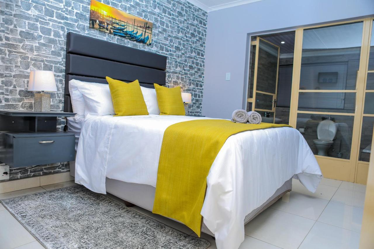 Volksrust Delux Guesthouse מראה חיצוני תמונה