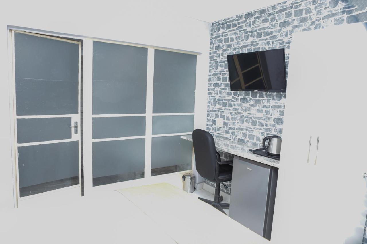 Volksrust Delux Guesthouse מראה חיצוני תמונה