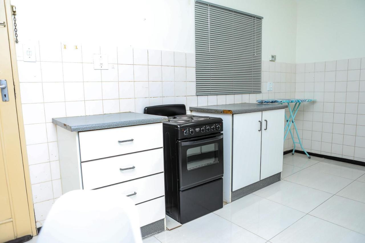 Volksrust Delux Guesthouse מראה חיצוני תמונה