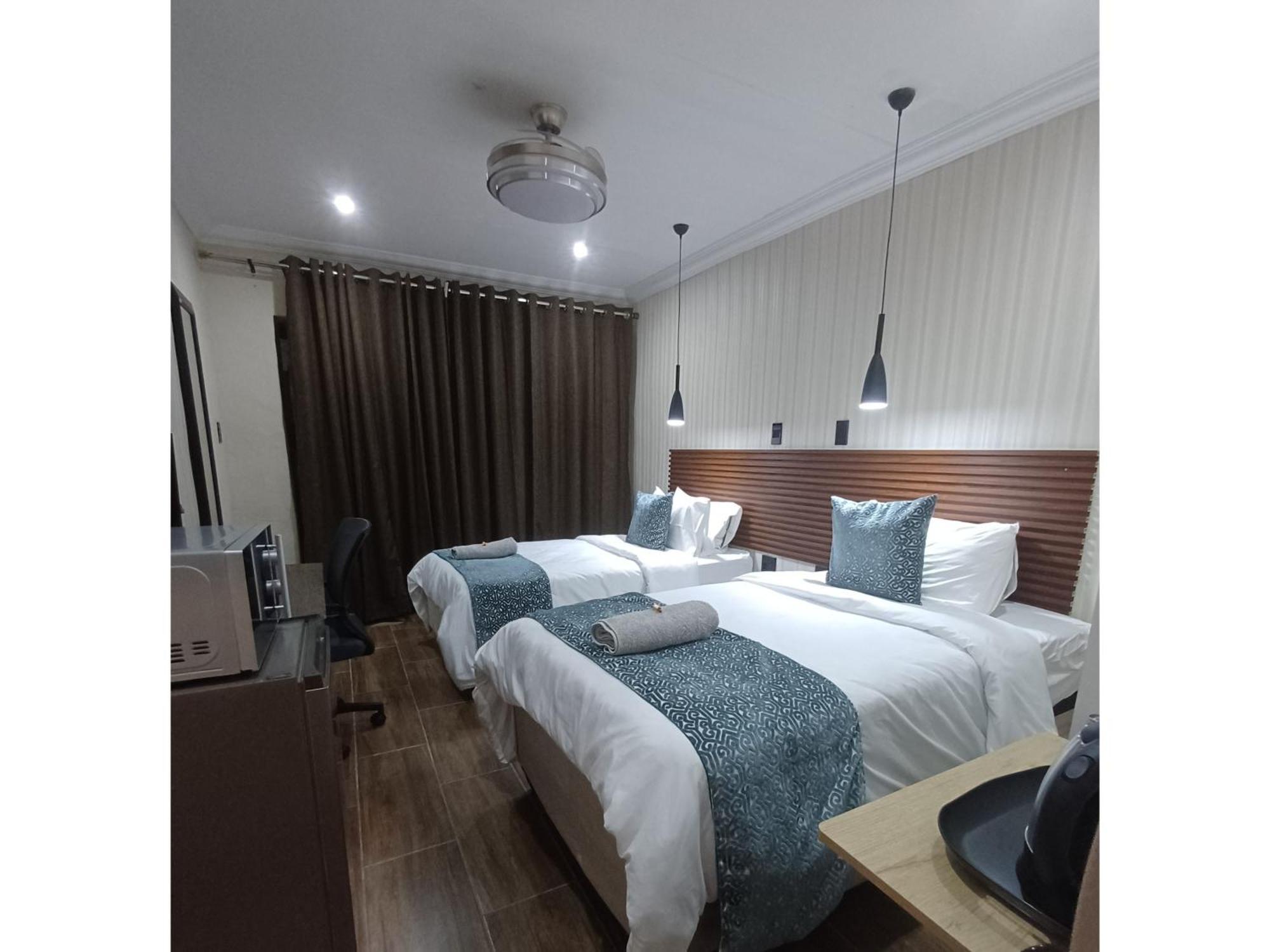 Volksrust Delux Guesthouse מראה חיצוני תמונה