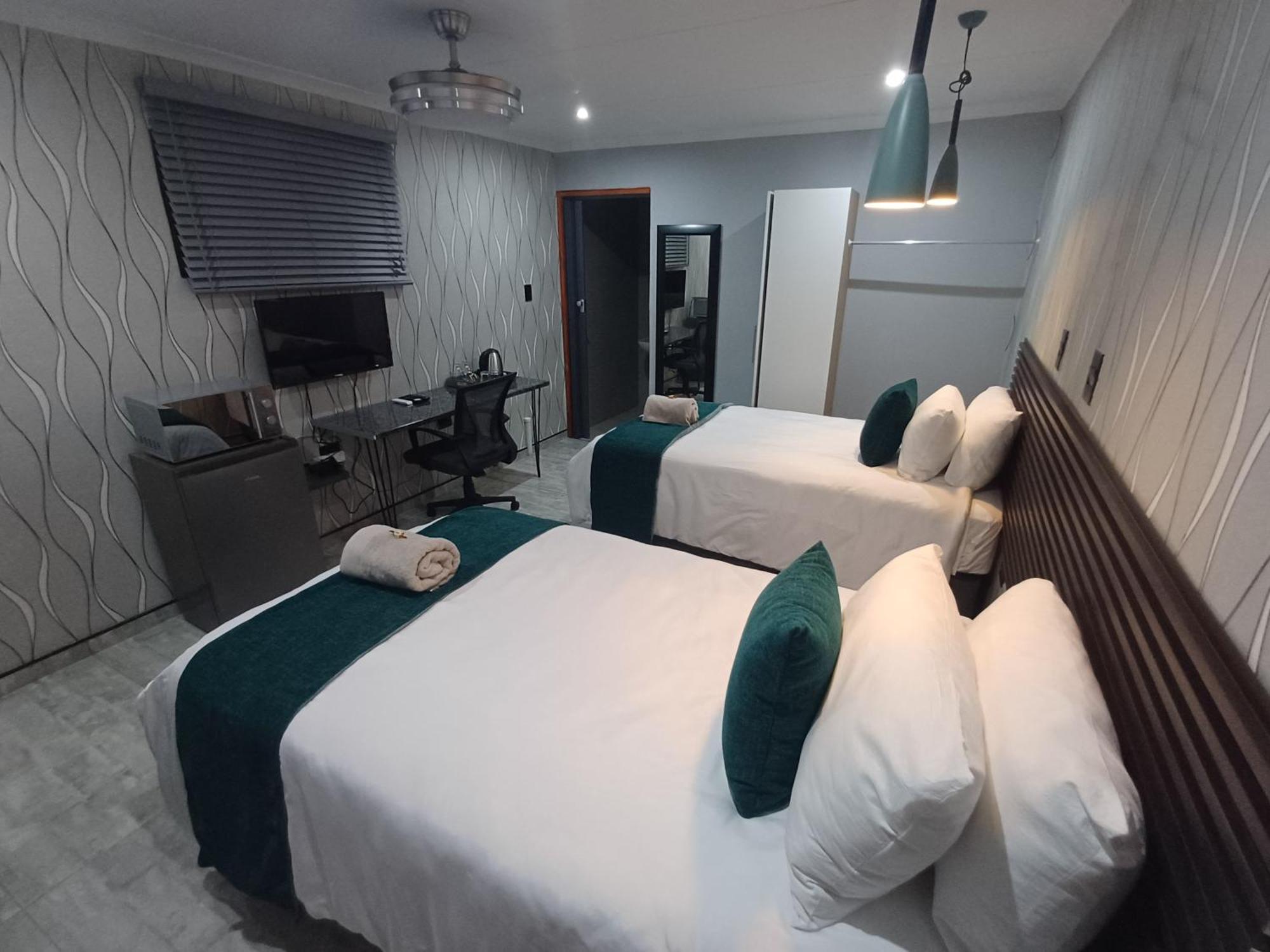 Volksrust Delux Guesthouse מראה חיצוני תמונה