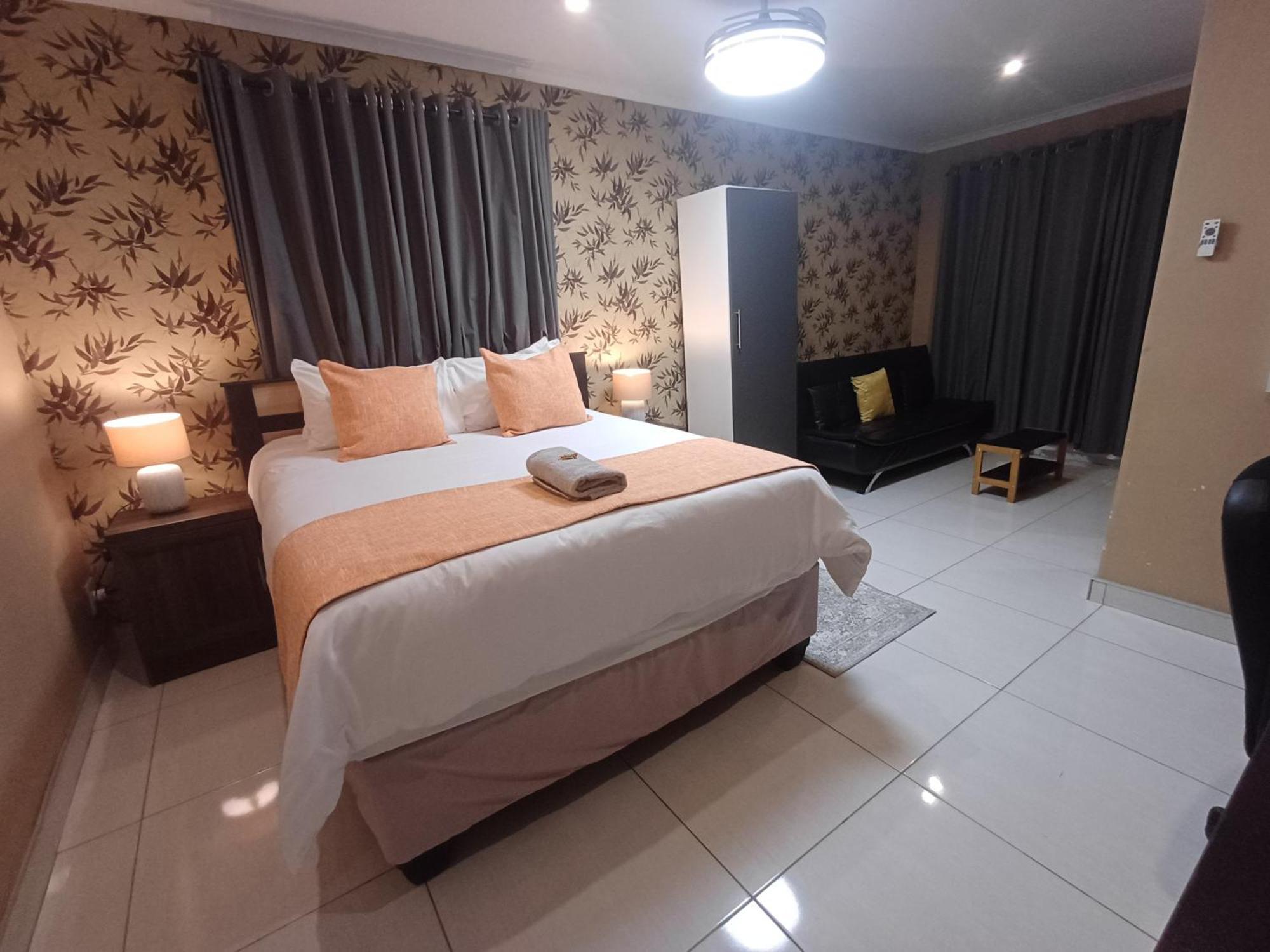 Volksrust Delux Guesthouse מראה חיצוני תמונה