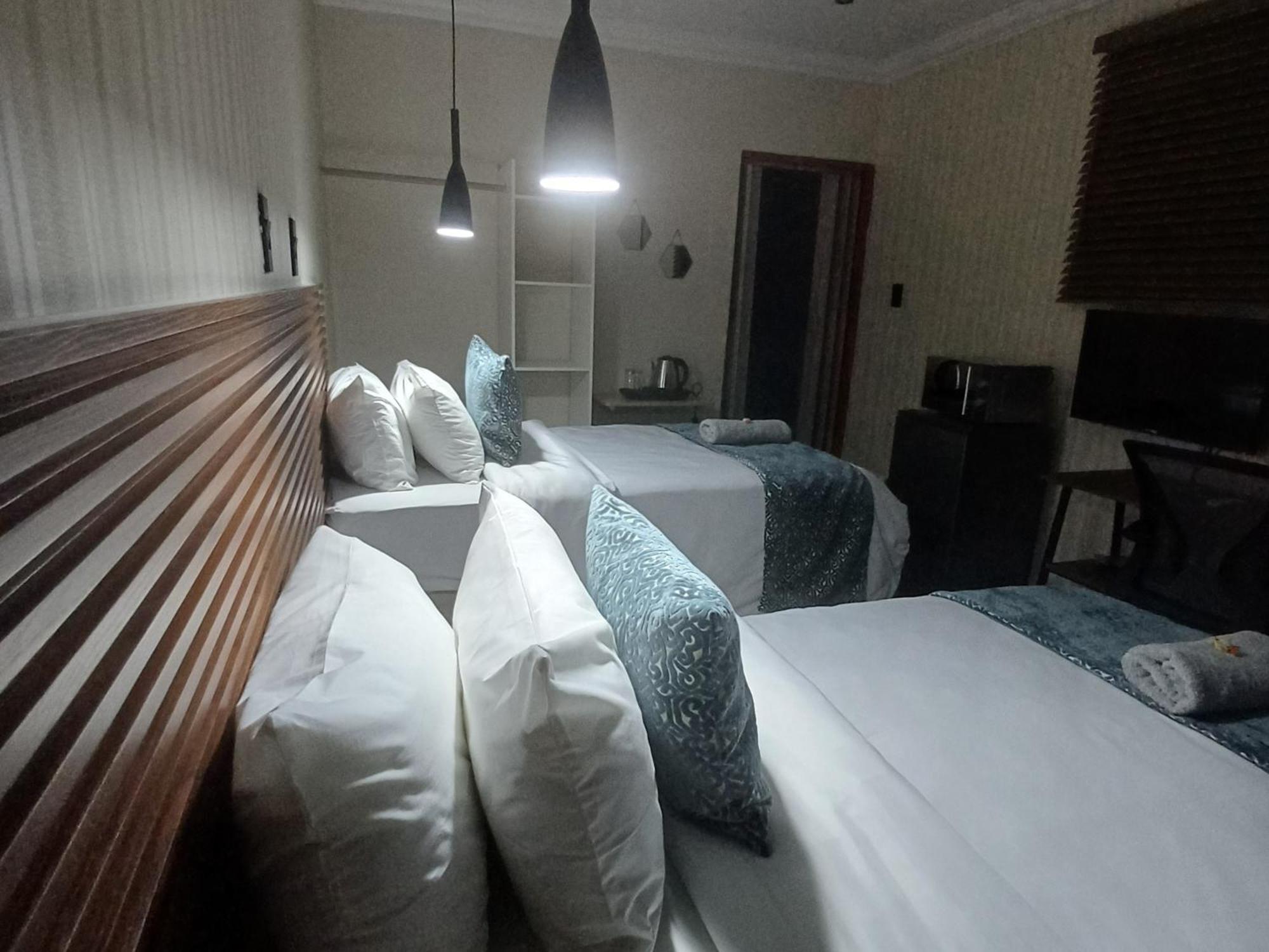 Volksrust Delux Guesthouse מראה חיצוני תמונה
