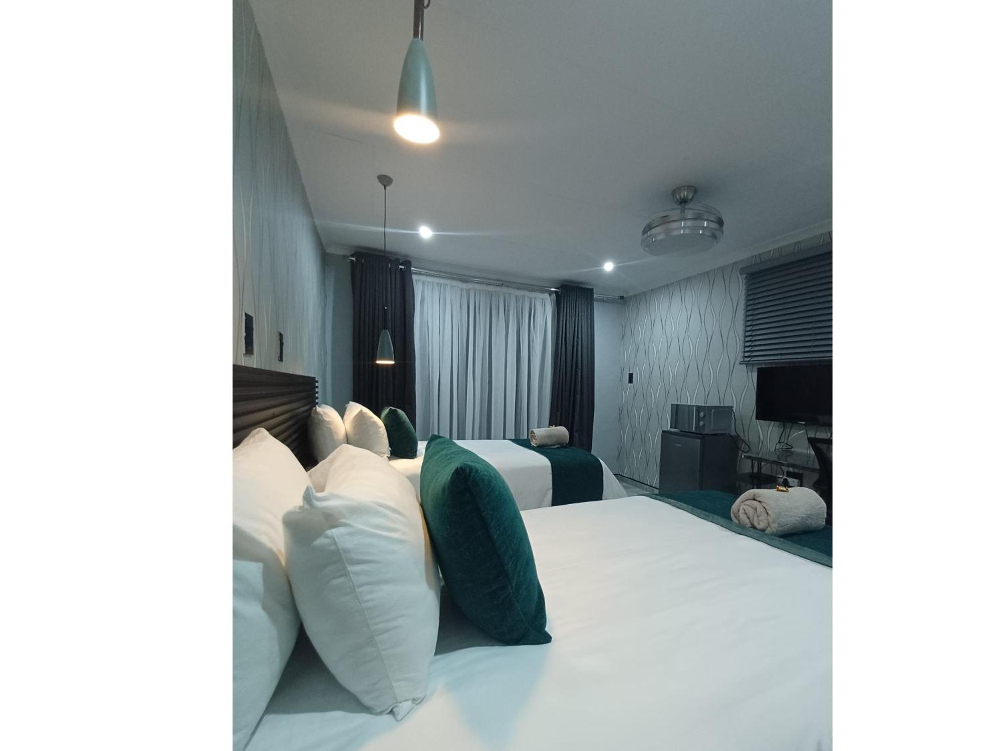 Volksrust Delux Guesthouse מראה חיצוני תמונה