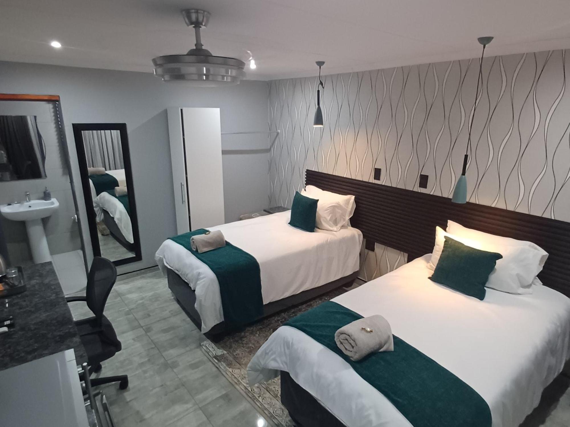 Volksrust Delux Guesthouse מראה חיצוני תמונה