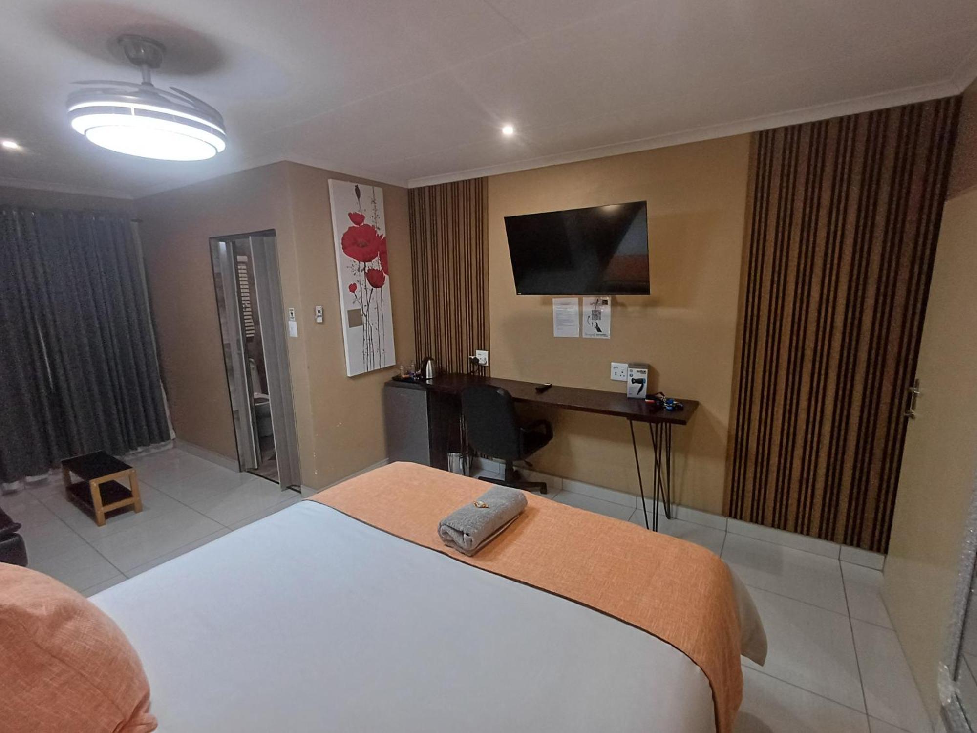 Volksrust Delux Guesthouse מראה חיצוני תמונה