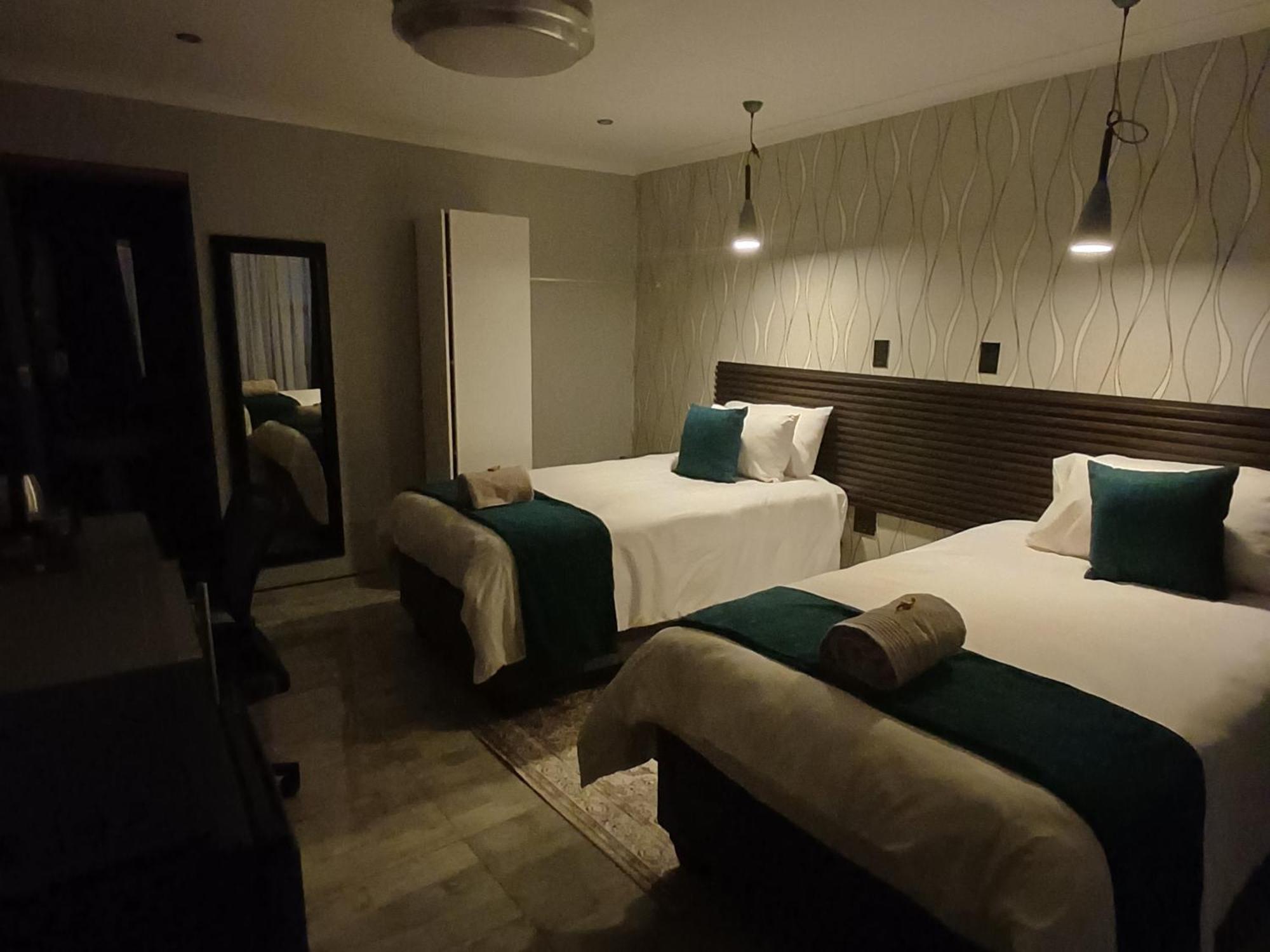 Volksrust Delux Guesthouse מראה חיצוני תמונה